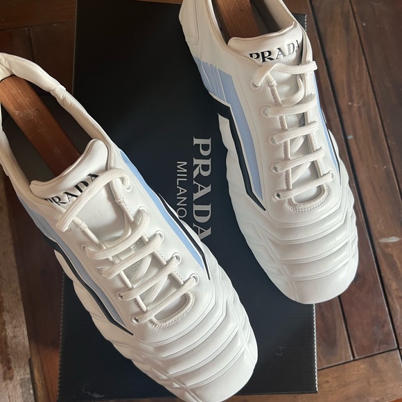 PRADA CALZATURE UOMO in US size 9 bought from Holt Renfrew for $1,250
Brand new! - Picture 5 of 7